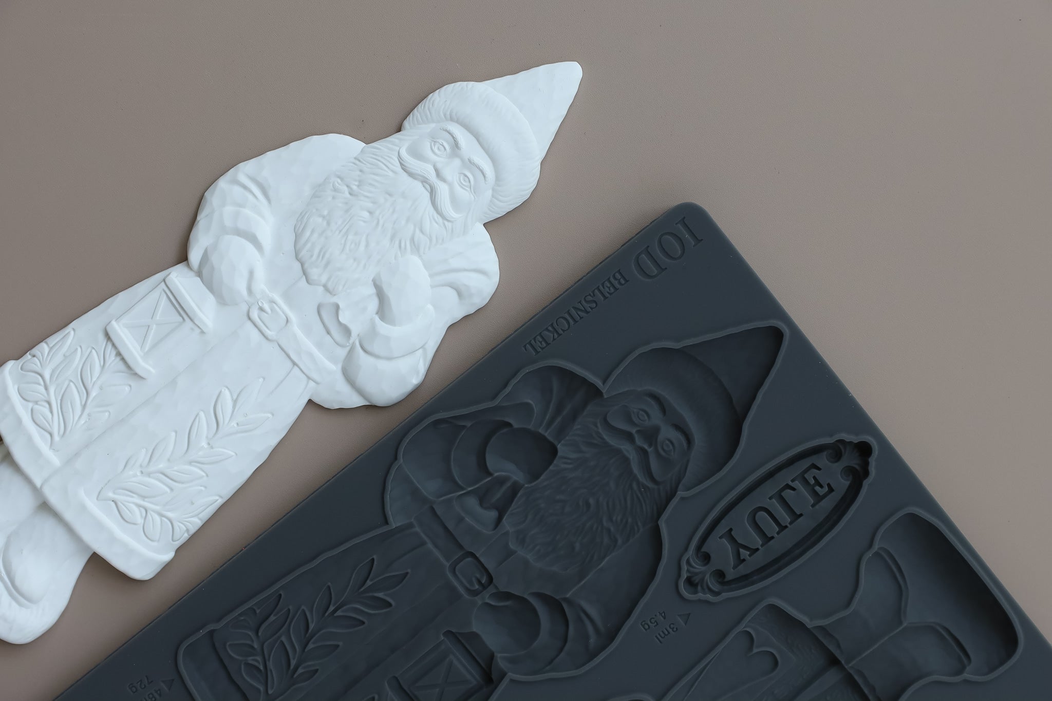 Belsnickel 6x10 IOD Decor Mould™