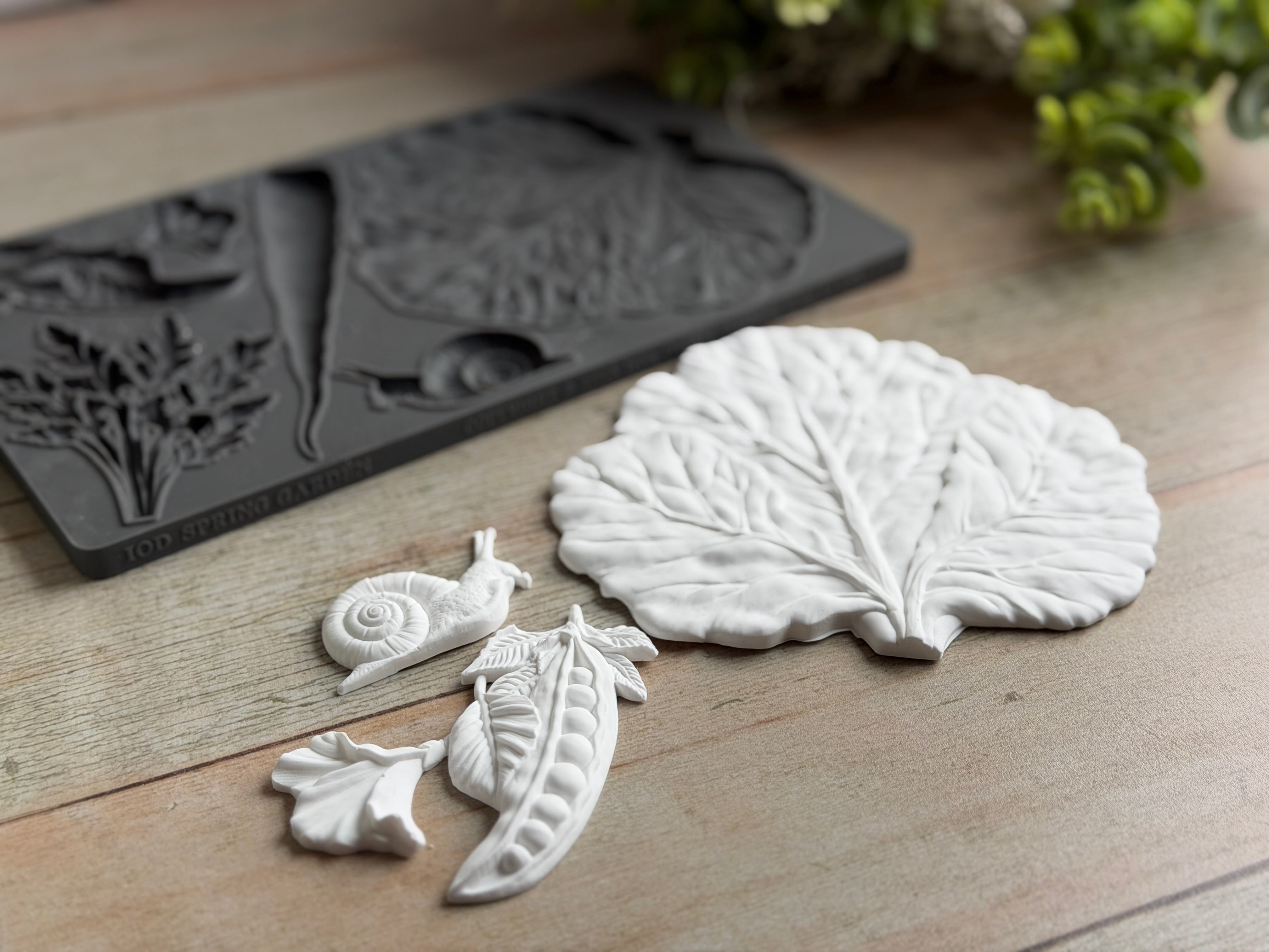 Spring Garden 6×10 Decor Moulds™