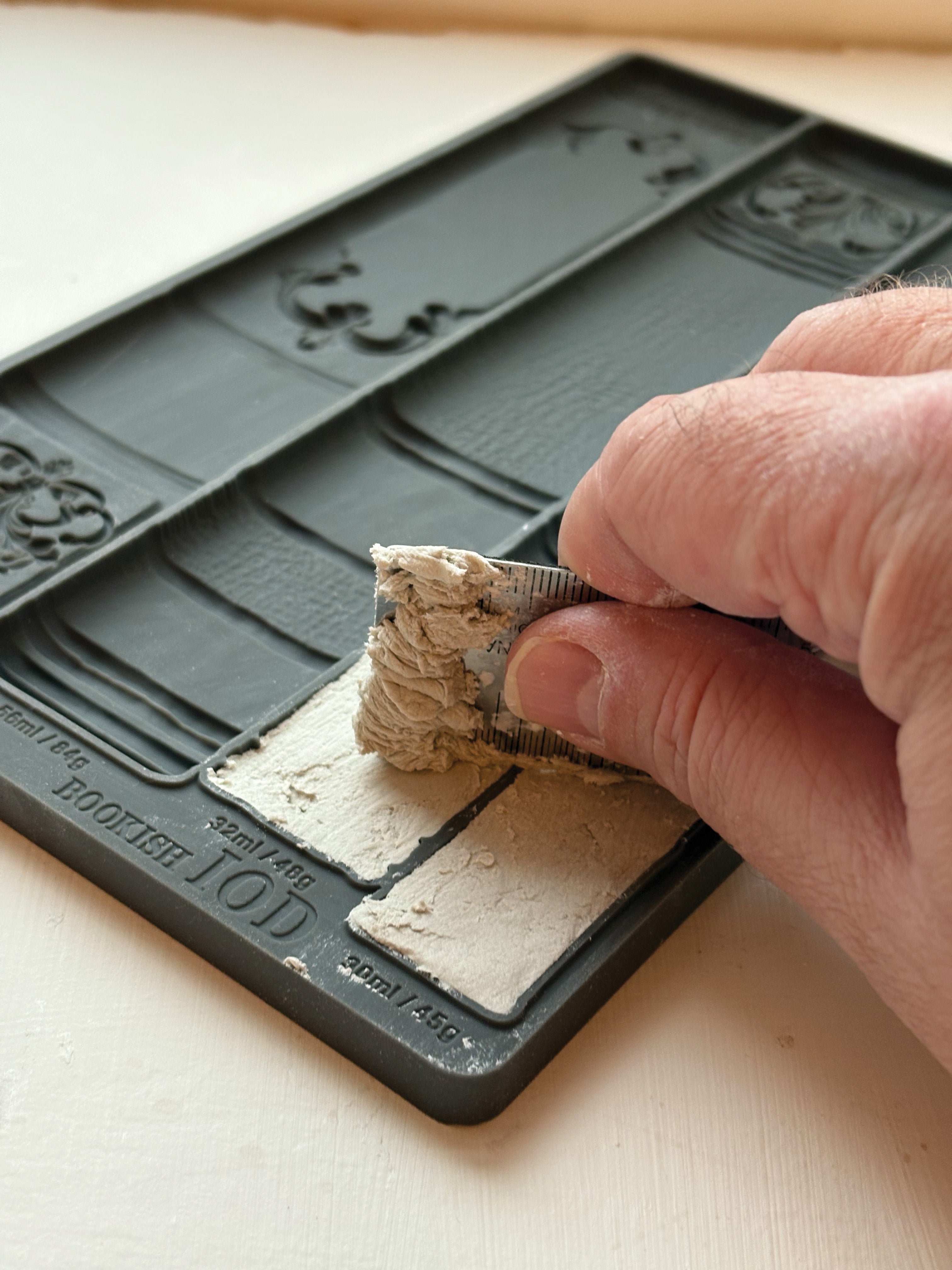 Bookish | IOD Mould | 6"x10"