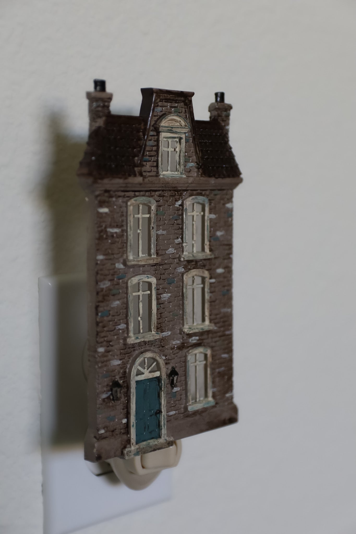 Old Colchester Road 6x10 IOD Decor Mould™