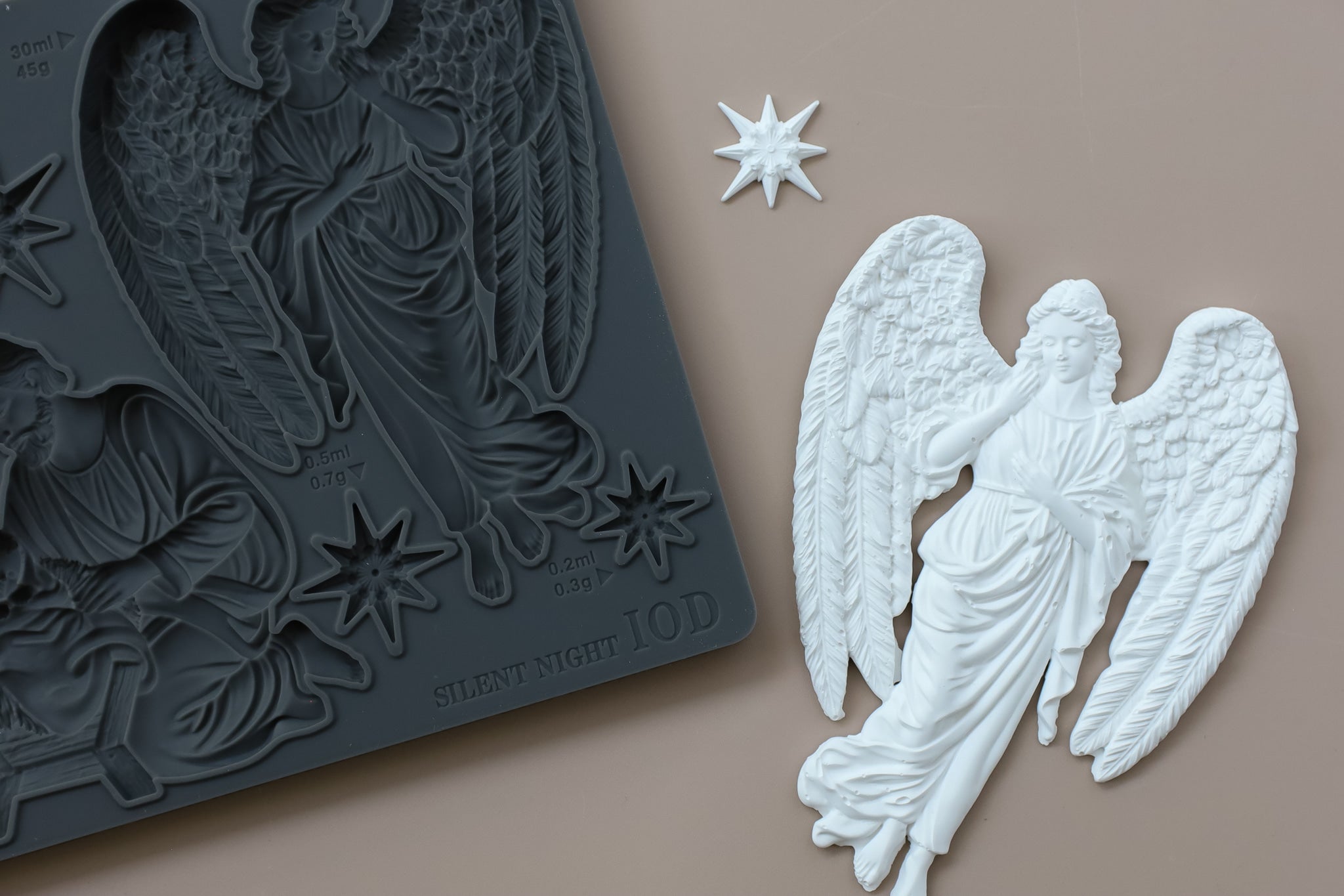 Silent Night 6x10 IOD Decor Mould™
